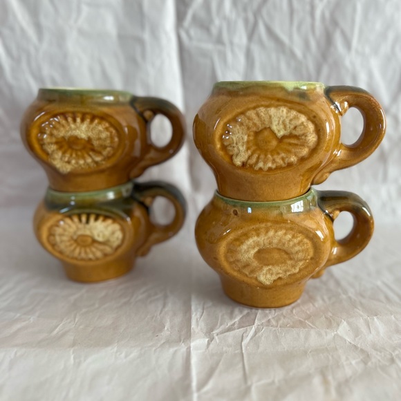 set of four vintage funky mugs - Picture 2 of 8
